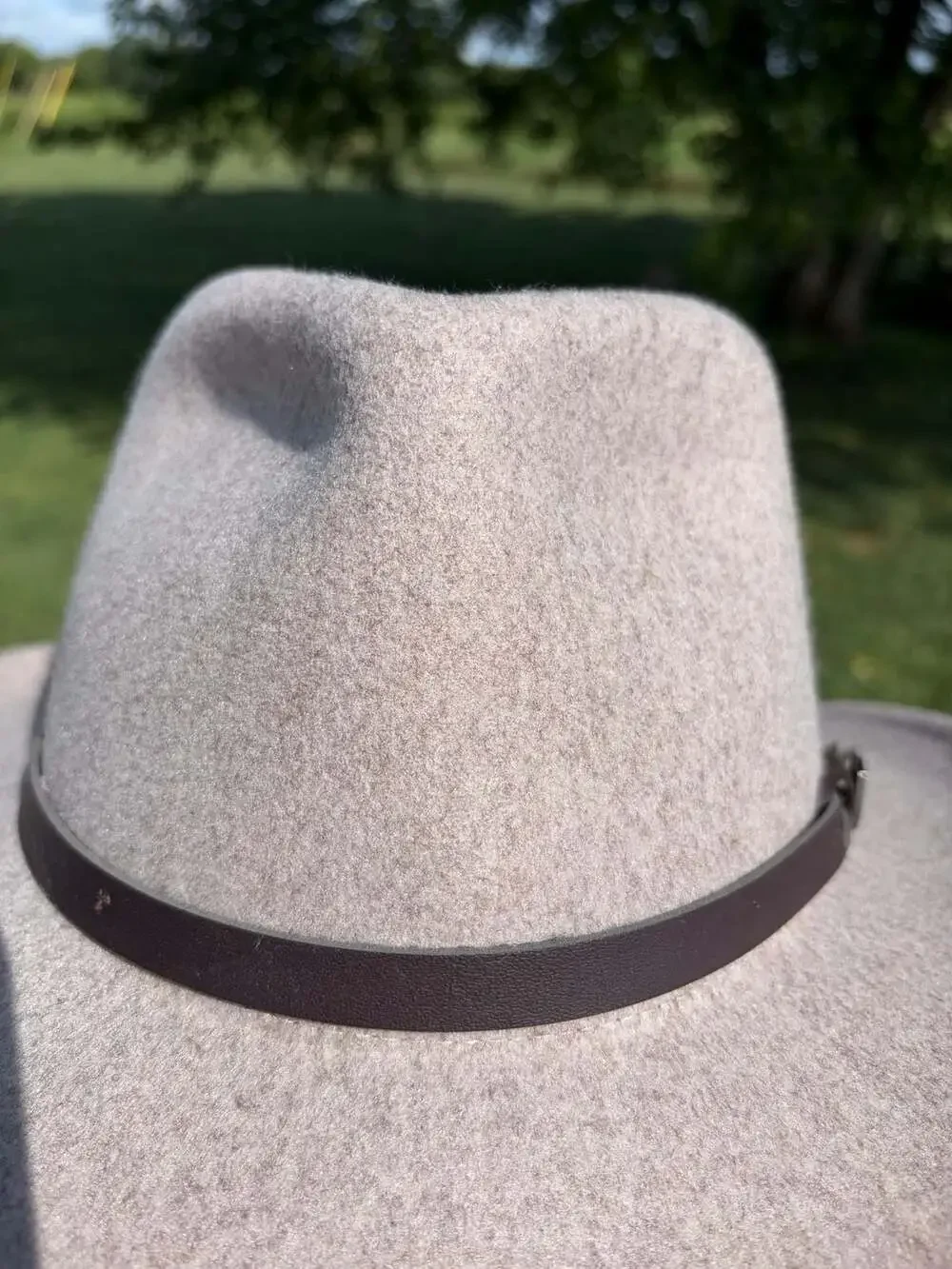 DPC21 Tan Felt Outback Hat with Brown Leather Band and Shield Buckle, X-Large